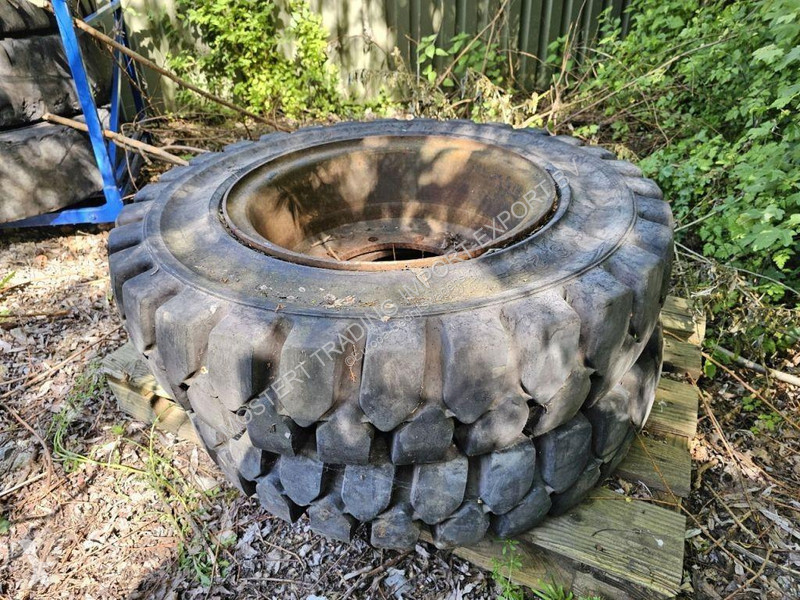 8.25-20 Solid 8.25-20 Tire – Solid Tire –...