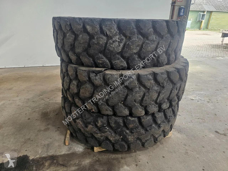 Furgoneta Michelin 18.00 R33