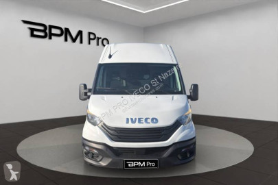 Fourgon long Iveco
