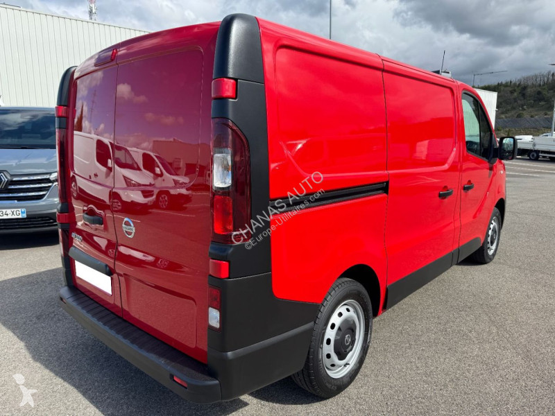 عربة نفعية Nissan L1H1 2.0 DCI 120 VISIA