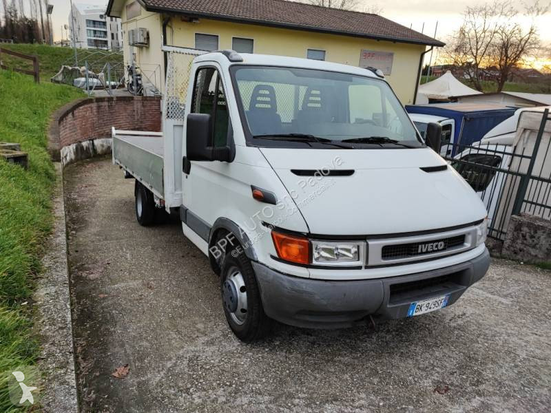 عربة نفعية Iveco