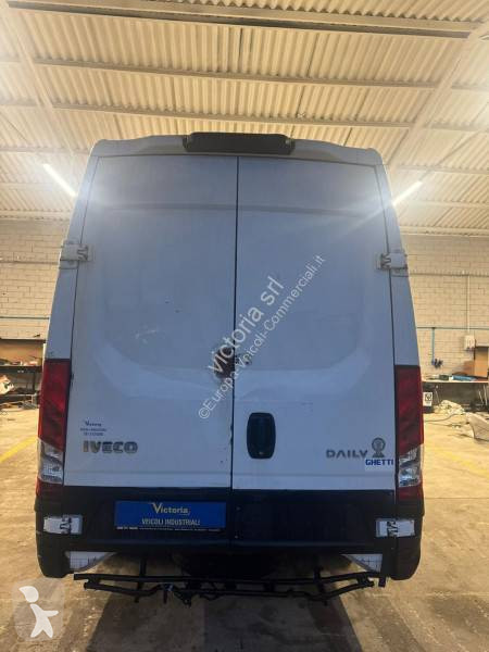 Furgoneta Iveco