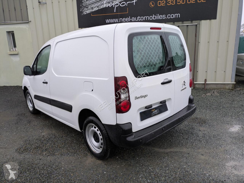 Véhicule utilitaire Citroën BERLINGO II 1.6...