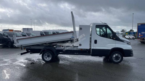 Utilitaire benne standard Iveco neuf