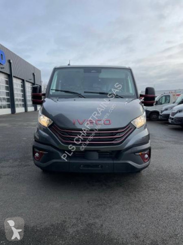 Fourgonnette Iveco neuf
