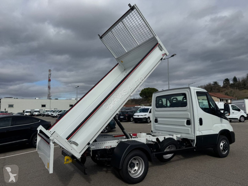 Véhicule utilitaire Iveco 35C18 A8 180CV 3L JPM...