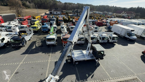 Лекотоварен автомобил Nissan Cabstar