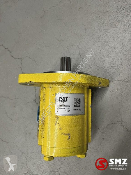 Véhicule utilitaire Caterpillar Hydraulic pump...
