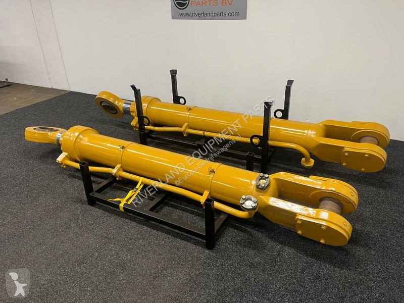 Véhicule utilitaire  5130 B bucket cylinder...