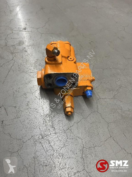 عربة نفعية Caterpillar Valve GP check Caterpillar