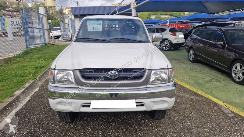 عربة نفعية Toyota