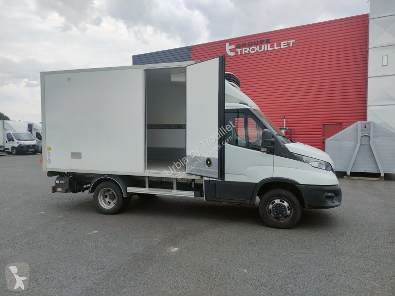 Véhicule utilitaire Iveco FRIGO 12M3 160 CV...