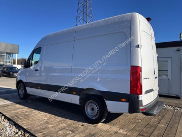 Fourgon utilitaire Mercedes