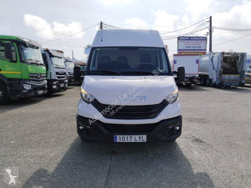 عربة نفعية Iveco