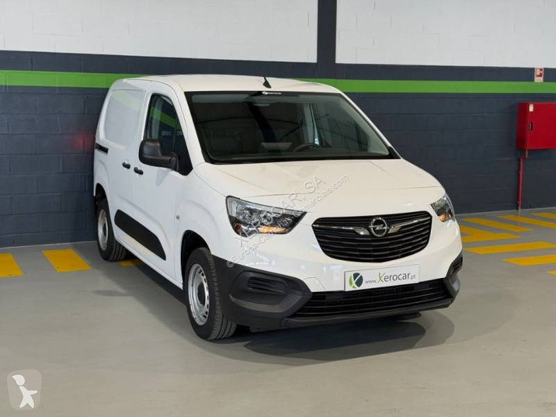 عربة نفعية Opel 1.5 CDTi 100HP 3L