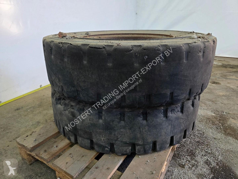 قطع غيار الآليات الثقيلة  315/80 R22.5 Massive...