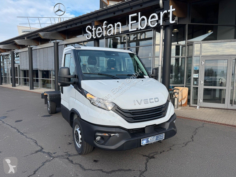 Nyttofordon Iveco 35S14 HA8 Fahrgestell...
