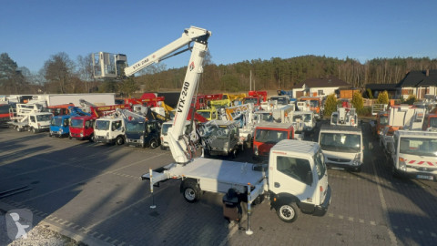 Véhicule utilitaire Nissan