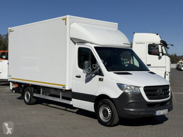 Furgon dostawczy Mercedes
