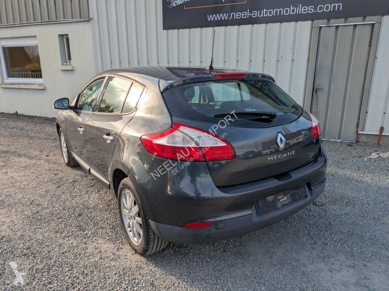 عربة نفعية Renault MEGANE III AUTHENTIQUE 1.6I...