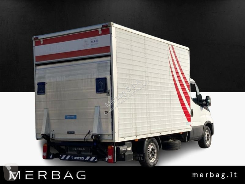 Furgoneta Iveco 35 S18H3.0 3000 cab. HD