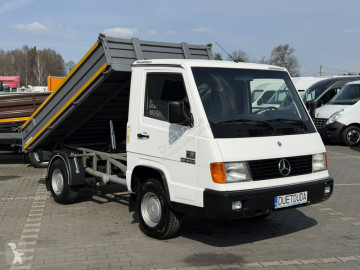 Mercedes MB 100
