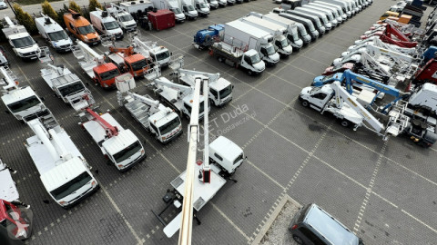 Лекотоварен автомобил Nissan Cabstar
