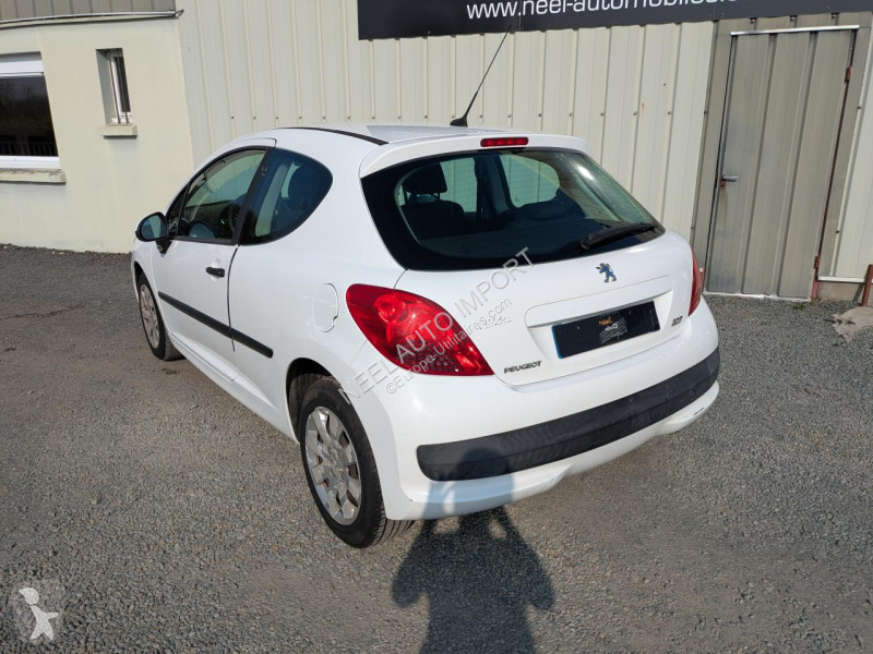 عربة نفعية Peugeot 207 1.6 HDI 90CH BVM5 3P