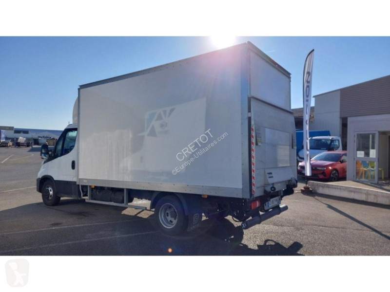 Véhicule utilitaire Iveco DAILY 35C16 3L