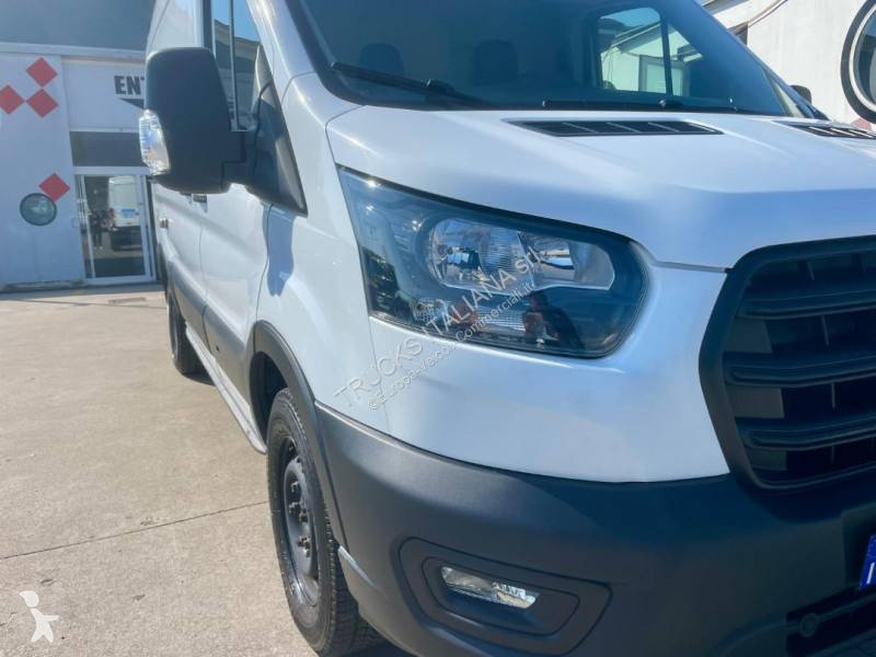 Véhicule utilitaire Ford