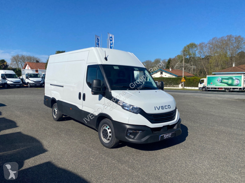عربة نفعية Iveco 35S14H 2.3 V12