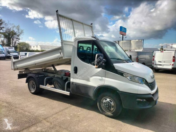 Utilitaire benne standard Iveco