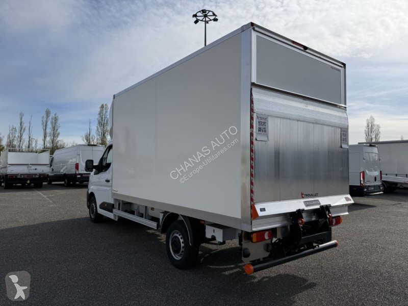 Samochód dostawczy Nissan 3T5 2.0L 170...