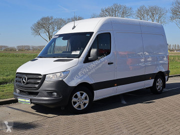 Fourgon Mercedes