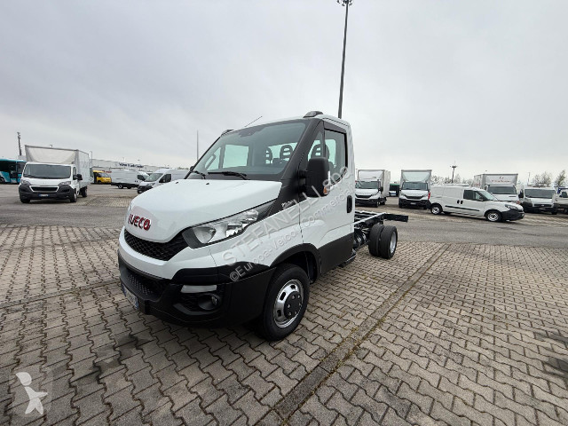Véhicule utilitaire Iveco DAILY 35C14N A TELAIO