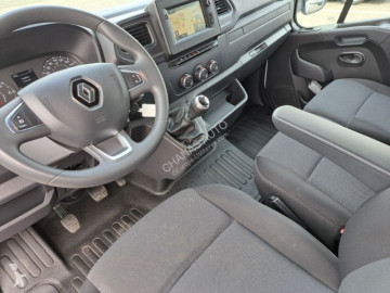 عربة نفعية بصندوق ذي حجم كبير Renault
