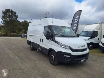 عربة نفعية مقفلة Iveco