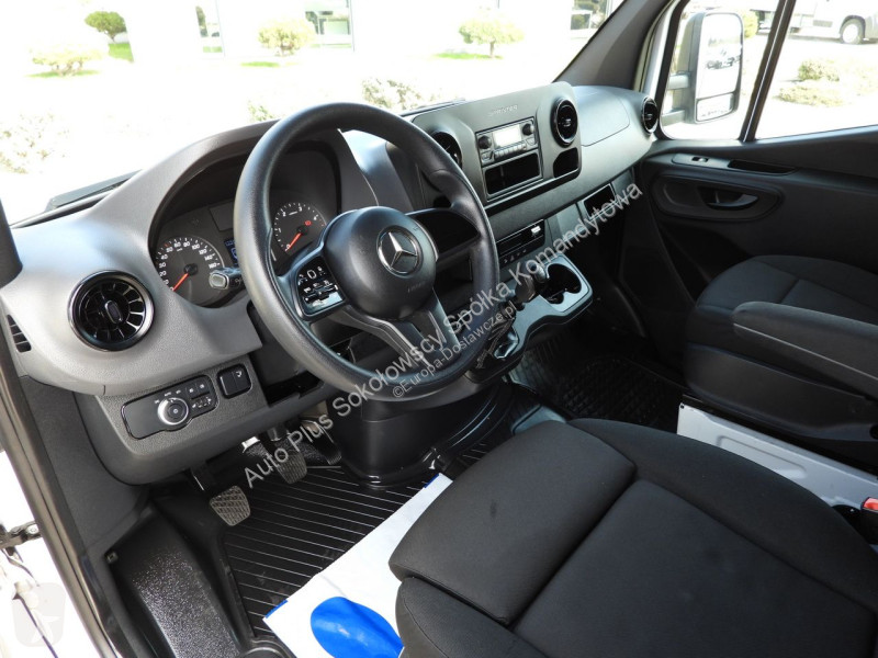 Autoutilitară Mercedes 23RANSIT