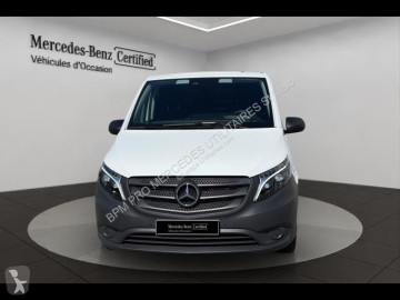 عربة نفعية مقفلة Mercedes