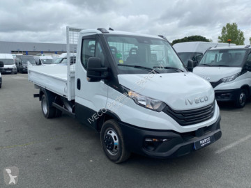 Con volquete Iveco