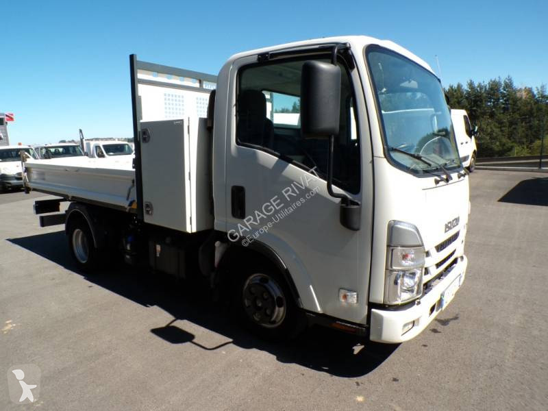 Véhicule utilitaire Isuzu