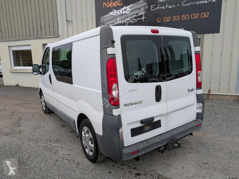 Véhicule utilitaire Renault TRAFIC II L1H1...
