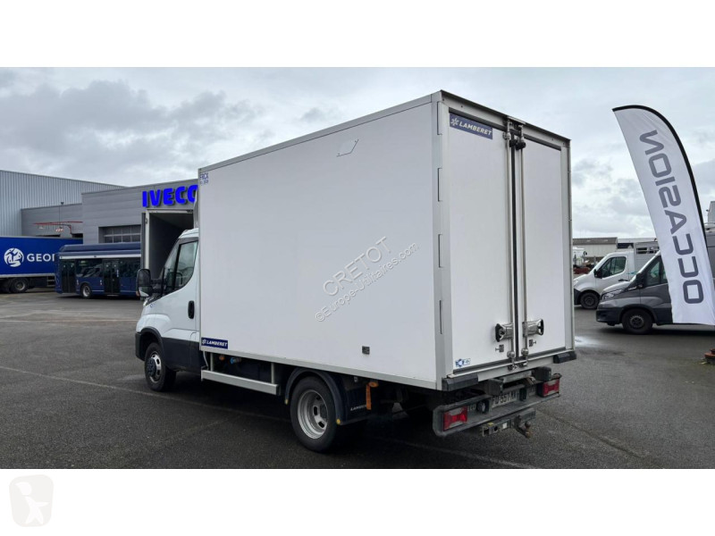 Véhicule utilitaire Iveco DAILY 35-180 3L...