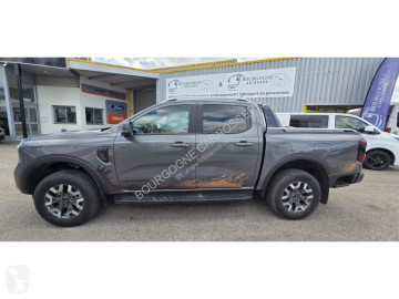 عربة نفعية مقفلة Ford