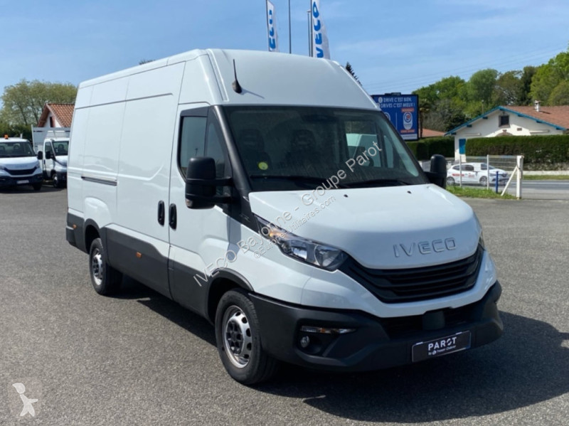 Nyttofordon Iveco 35S14 2.3 V12