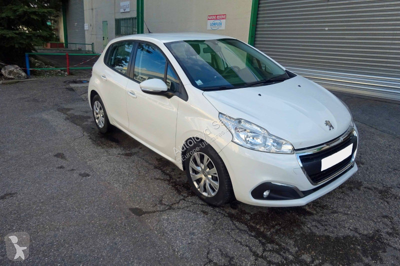 عربة نفعية Peugeot STE 1,2 VTI 82