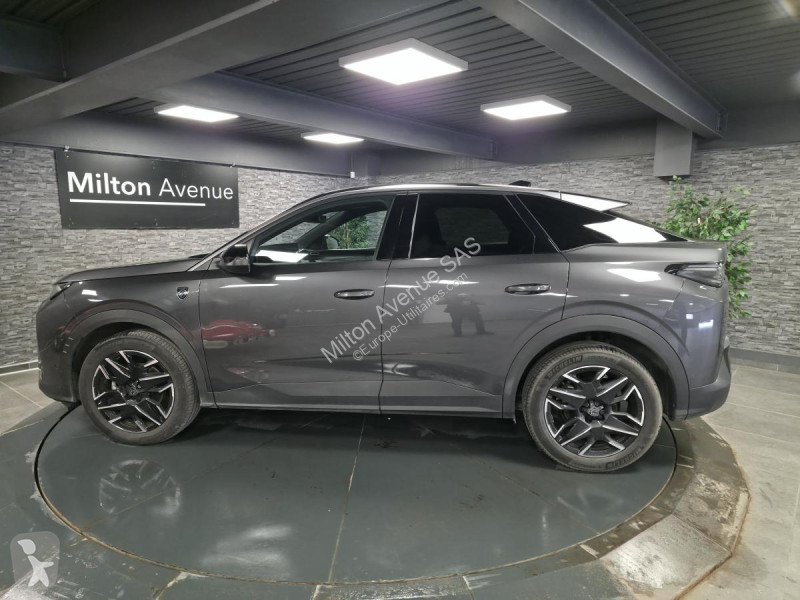 Véhicule utilitaire Peugeot 3008 1.2i Hybrid...