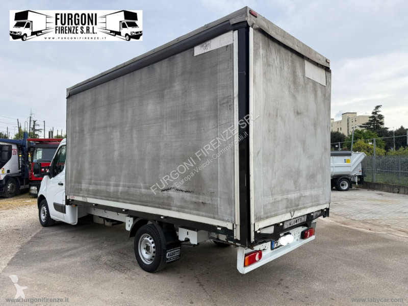 عربة نفعية Renault T35 2.3 dCi/130 TP...