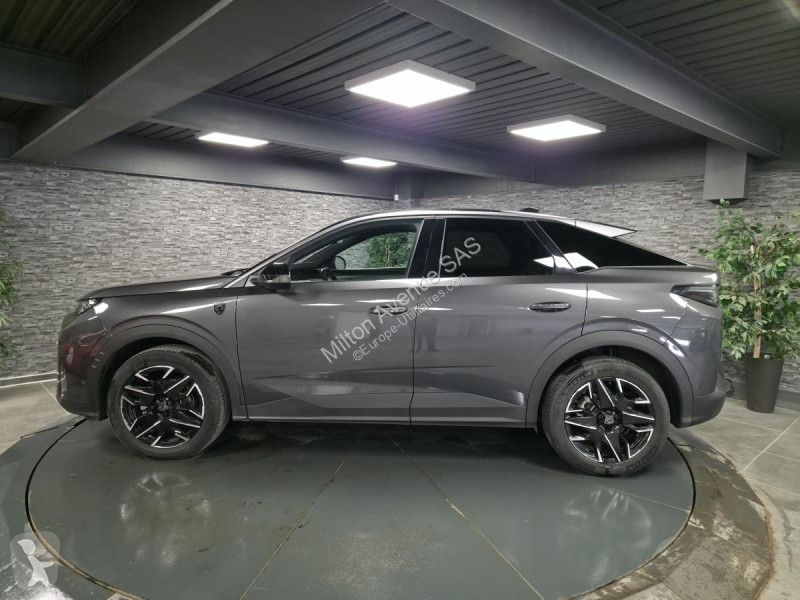 عربة نفعية Peugeot 3008 1.2i Hybrid -136 - BV...