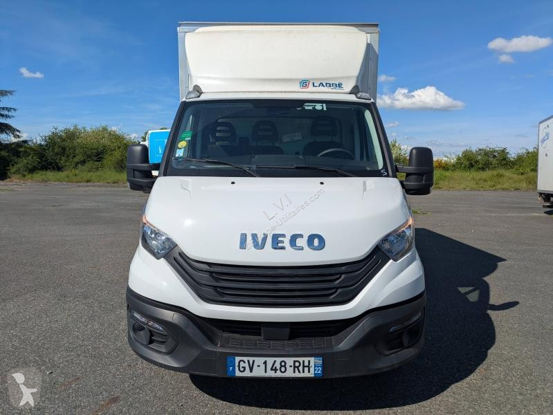 Véhicule utilitaire Iveco CCb 35C16H...